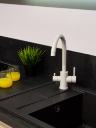 Смеситель для кухни Osgard GRON PLUS с переключением на питьевую воду, с выделенным каналом